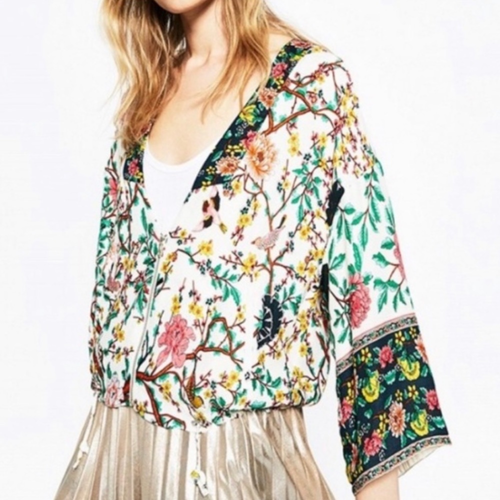 Flowy Zara loose jacket with kimono style sleeves.